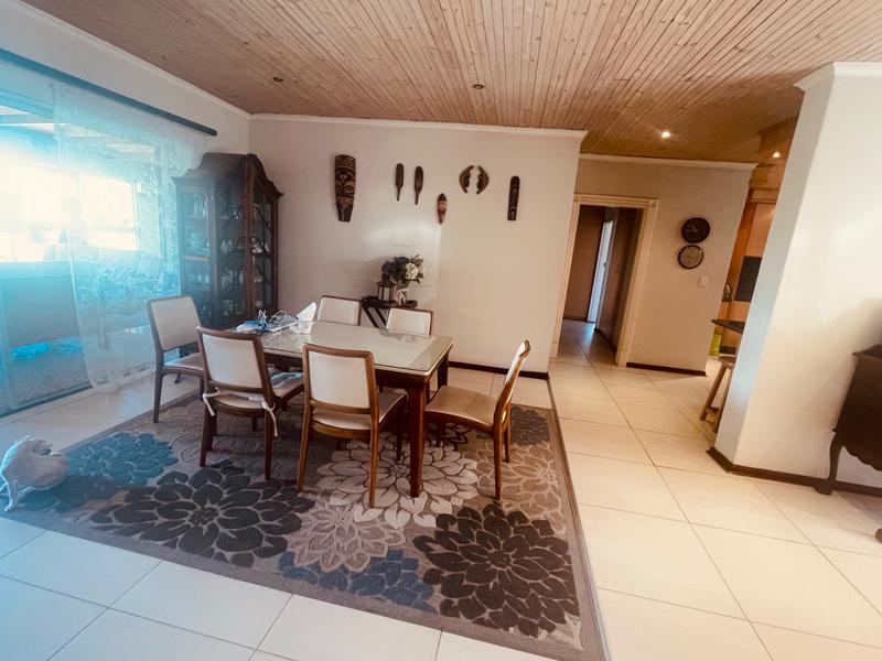 To Let 4 Bedroom Property for Rent in Plattekloof Western Cape